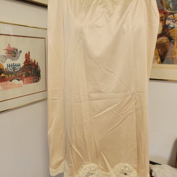 Vintage LAce Trim Cream Slip M - Picture 3 of 4